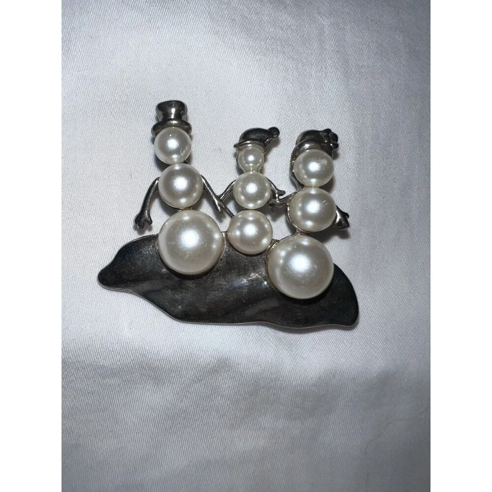 Vintage Faux Pearl Snowman Family-3 Snowmen On Sled-Silver Tone Christmas Pin